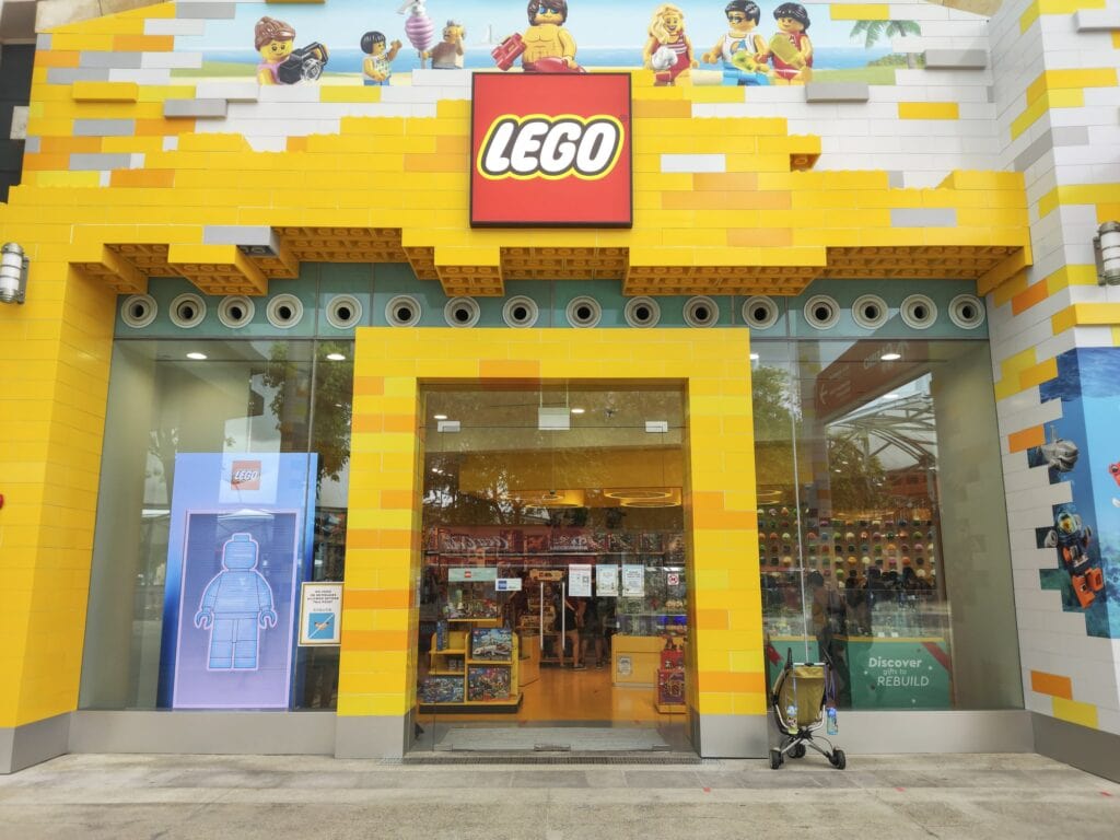 Lego Store creates a retail experience